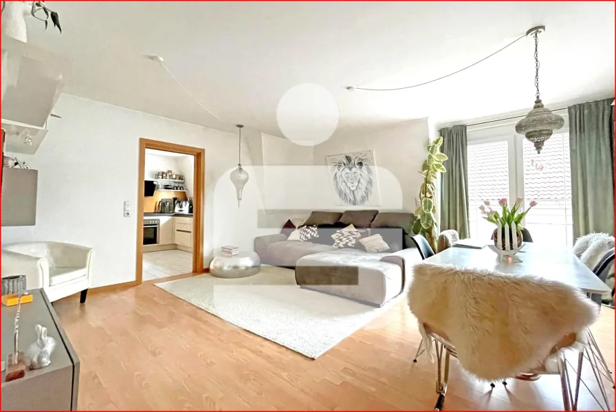 Wohnzimmer - Wohnung kaufen in Kronach - Vermietete 2-Zimmer-Eigentumswohnung in Kronach-Stadtmitte