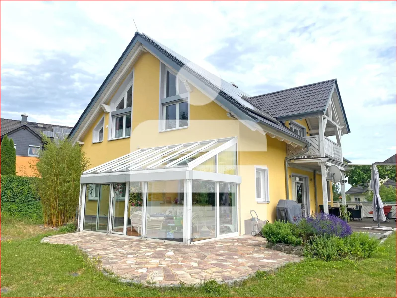 Ansicht - Haus kaufen in Küps - Energetisch hochwertig - modernste Technik und unverbaubarer Ausblick!