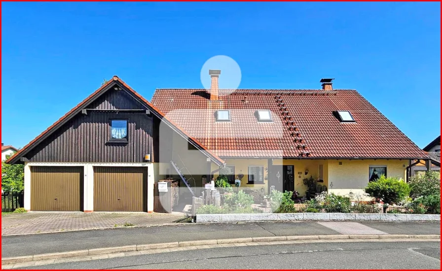 Ansicht - Haus kaufen in Kulmbach - Großzügiges Wohnhaus in Kulmbach - Stadtteil