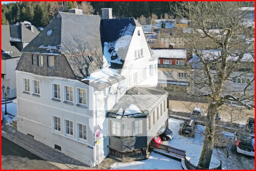 Luftbild - Haus kaufen in Tettau - Ein Baustil, der begeistern kann - kein Denkmal- oder Ensembleschutz!