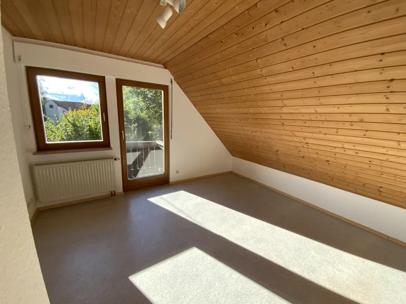 Kinderzimmer 1 mit Zugang auf den Südwestbalkon