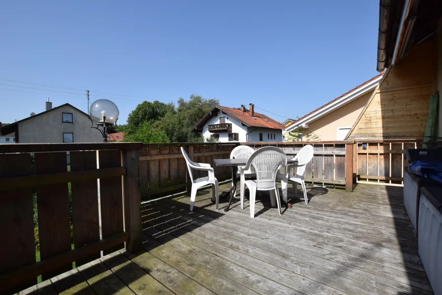 großer Balkon/Dachterrasse