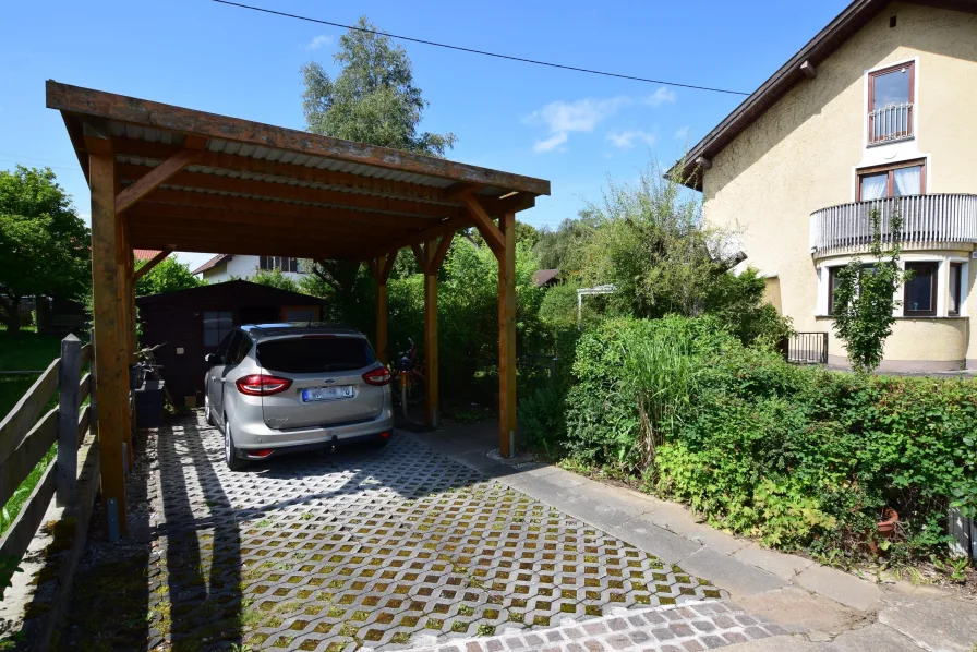 Carport und Gerätehaus