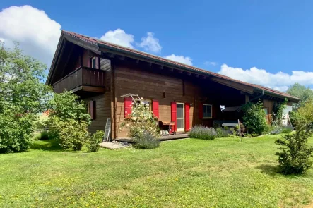 Südansicht - Haus kaufen in Böbing - Gemütliches Familienparadies in Böbing: Das perfekte Haus für Ihr Glück