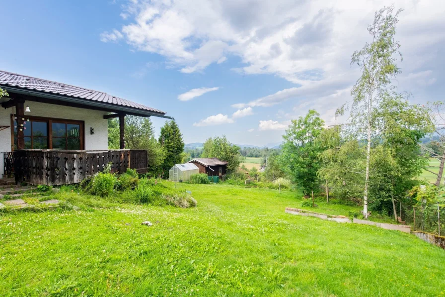 Großer Garten - Haus kaufen in Murnau - Ruhiges und behagliches Wohnen mit Blick ins Grüne