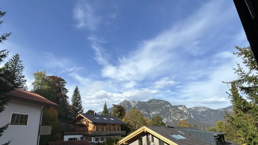 Ausblick  - Wohnung kaufen in Garmisch-Partenkirchen - Über den Dächern von Partenkirchen - direkt in der Natur!