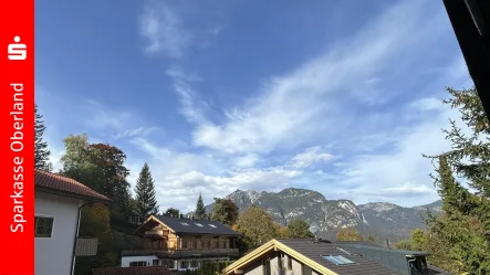 Ausblick - Wohnung kaufen in Garmisch-Partenkirchen - Über den Dächern von Partenkirchen - direkt in der Natur!