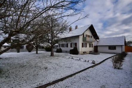 Gartenansicht - Haus kaufen in Peiting - Renovierung oder Neubau - Entscheiden Sie selbst!