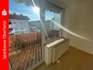 Wohnzimmer mit Süd-Balkon