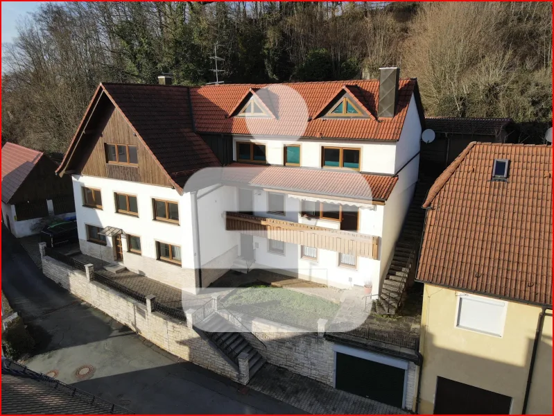 Hausansicht - Haus kaufen in Gößweinstein - Großes Haus mit vielen Möglichkeiten im Luftkurort