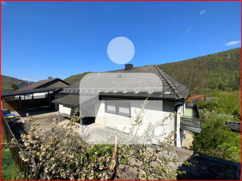 Südseite /Hauseingang - Haus kaufen in Wiesenttal - Wohnen mit Ausblick