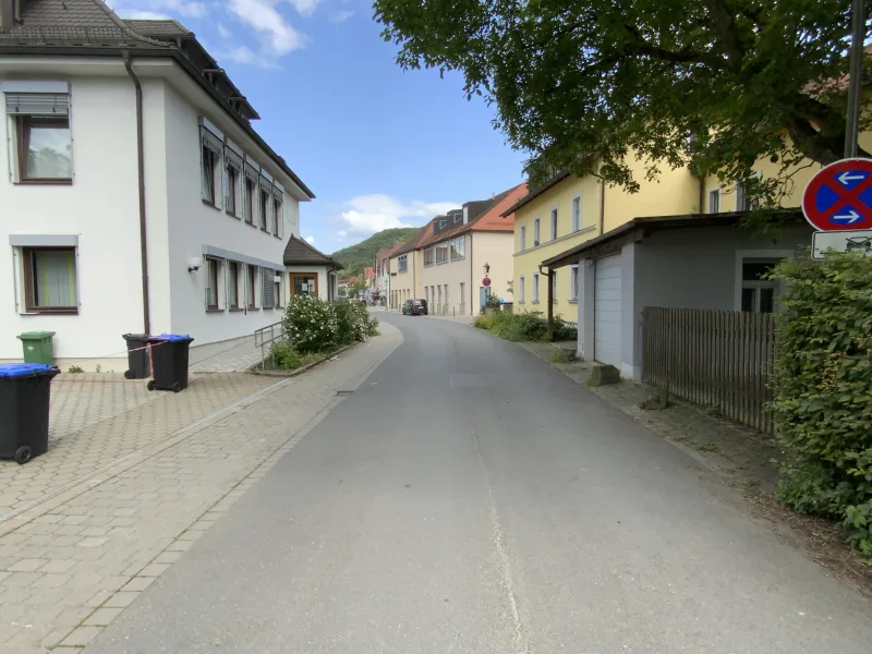 Richtung Hauptstraße