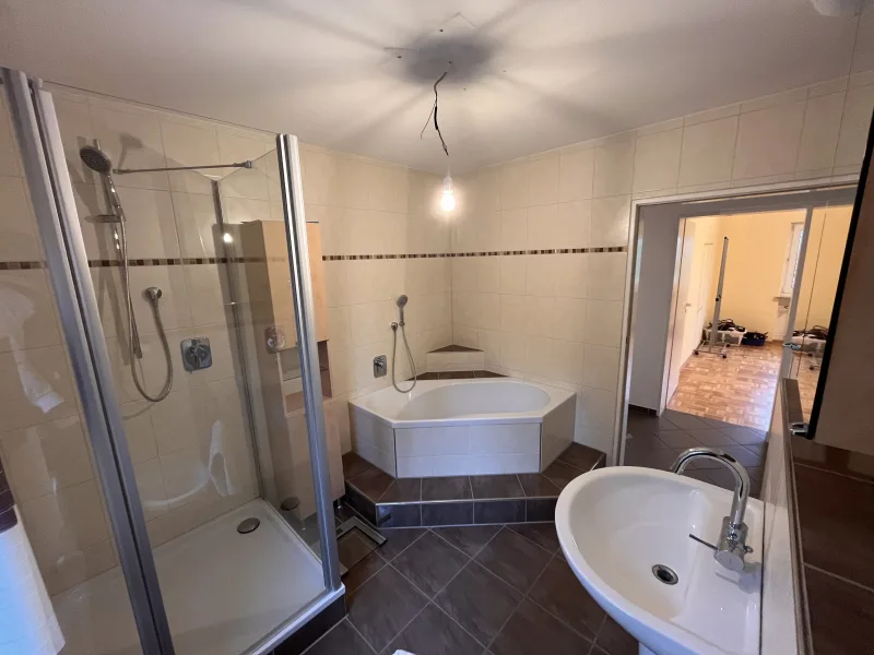 Badezimmer EG