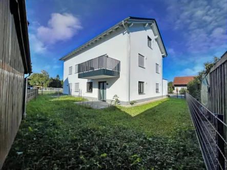 Titelbild - Erdgeschosswohung mit eigenem Gartenanteil - Wohnung kaufen in Reisbach - 2-Zimmer-Erdgeschossneubauwohnung mit Garten - bezugsfertig - in Reith bei Reisbach nahe B20