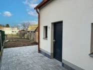 Terrasse mit Blick in den Garten