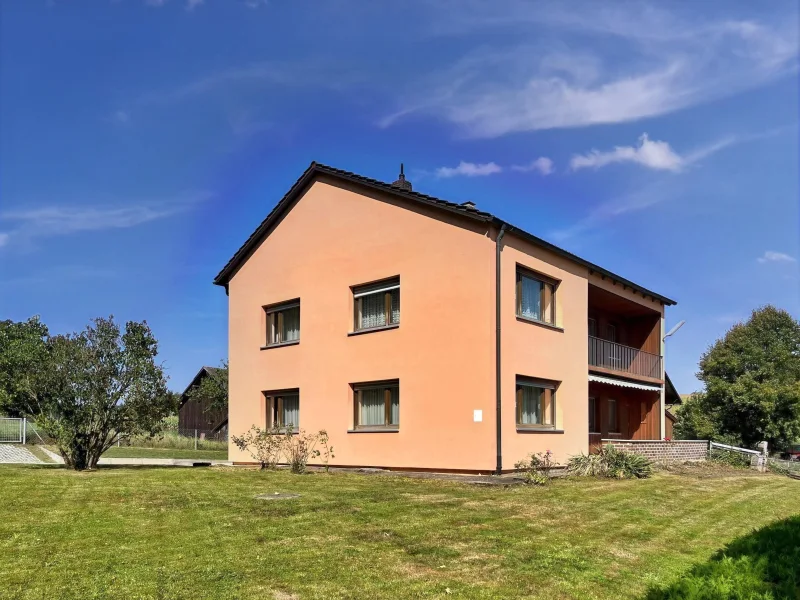 Außenansicht - Haus kaufen in Landau - Zweifamilienhaus in der Nähe von Reichersdorf - nahe B20