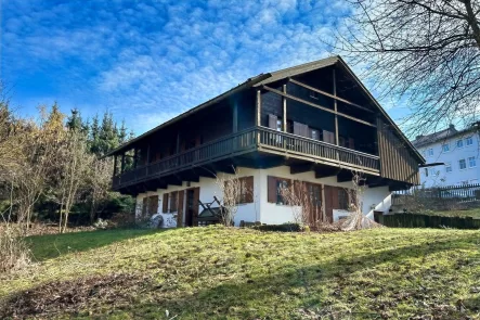 Titelbild - Anwesen im Landhausstil - Haus kaufen in Bogen - Ruhig und dennoch zentral: Landhaus in Bogen 