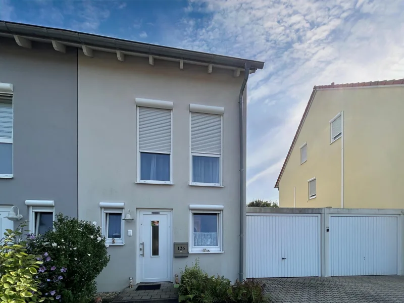 Titelbild - Haus kaufen in Straubing - Sicheres Investment: Vermietete Doppelhaushälfte in attraktiver Straubinger Lage