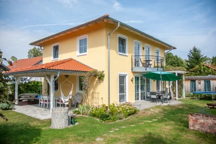 Titelbild - Haus kaufen in Pilsting - Das besondere Haus mit Wohlfühlcharakter in ruhiger Lage nahe der Stadt Landau/Isar