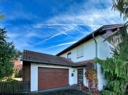 Titelbild - Haus kaufen in Feldkirchen - Charmantes Reiheneckhaus in Feldkirchen