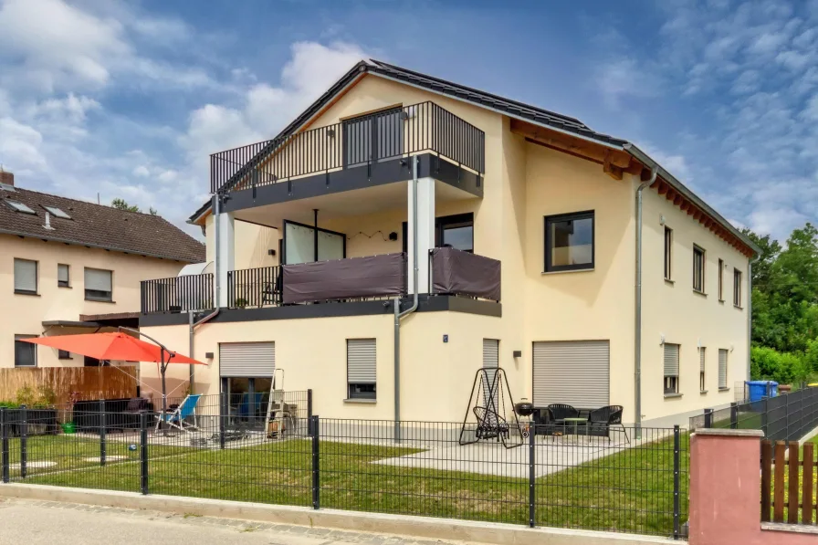 Titelbild - Vorderansicht - Wohnung kaufen in Dingolfing - Erdgeschosswohnung in zentraler Lage von Dingolfing