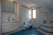 Badezimmer im Dachgeschoss