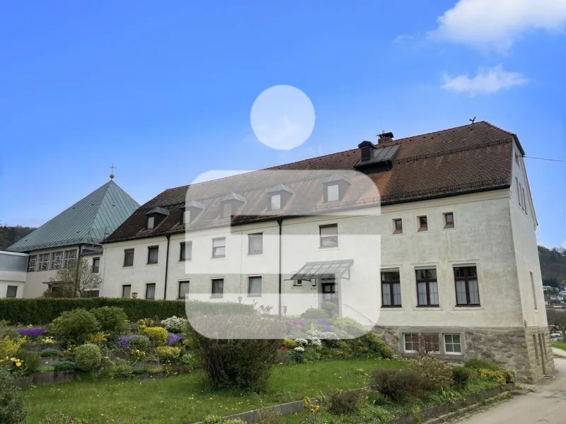 Klostergebäude - Sonstige Immobilie kaufen in Obernzell - Ideal zur Projektentwicklung - Klostergebäude mit Blick ins Donautal