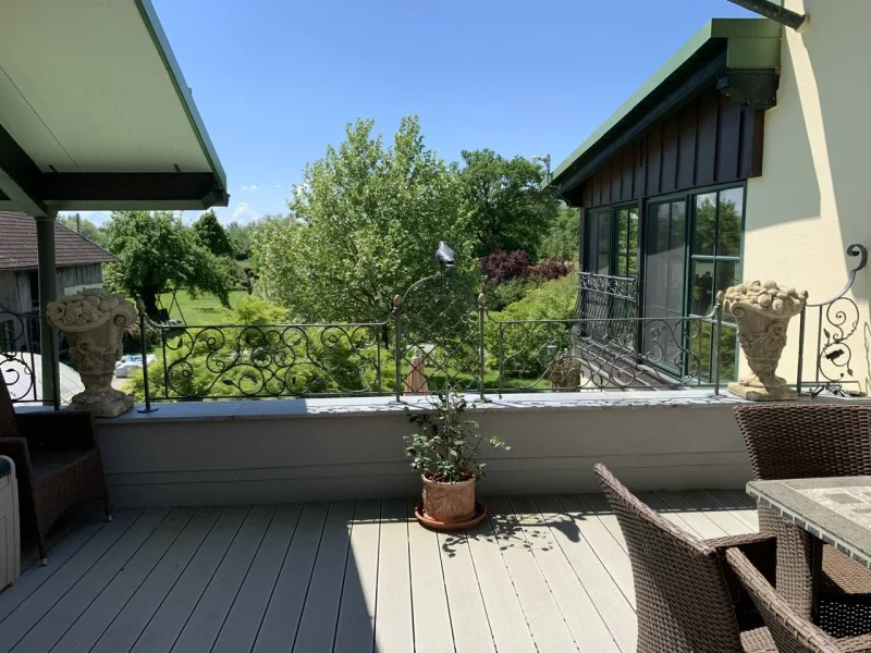 Loggia vor dem Schlafzimmer