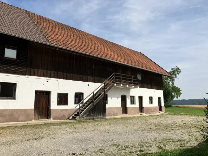 Hausansicht, Stallanbau