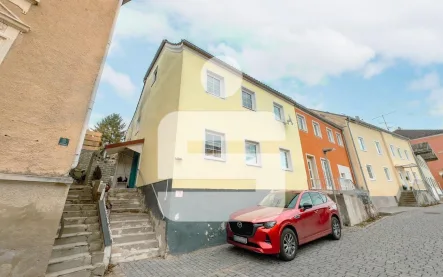 ANSICHT - Haus kaufen in Aidenbach - Renoviertes Reiheneckhaus in Aidenbach – Historischer Charme trifft Moderne! 