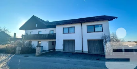 Ansicht - Haus kaufen in Salzweg - Großzügig und Potential für viel mehr... Ein-/Zweifamilienhaus mit Baugrund in Straßkirchen/ Salzweg