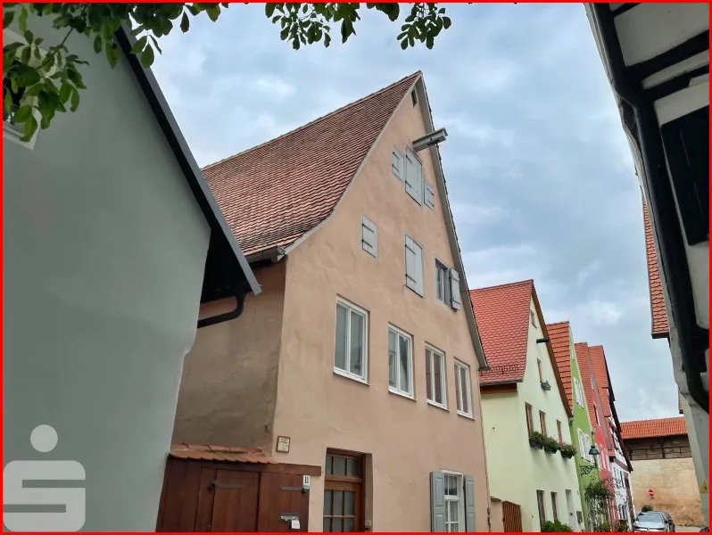 Außenansicht - Haus kaufen in Nördlingen - Im Herzen von Nördlingen! Sanierungsobjekt mit Sonder-AfA