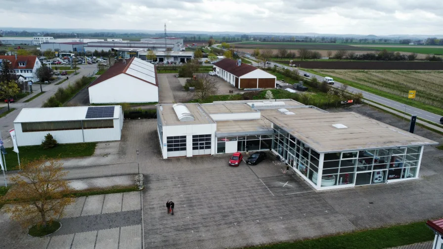 Luftbild 3 - Halle/Lager/Produktion kaufen in Nördlingen - Modernes Autohaus mit Werkstatt und Lagerflächen