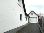 Zufahrt zur Garage