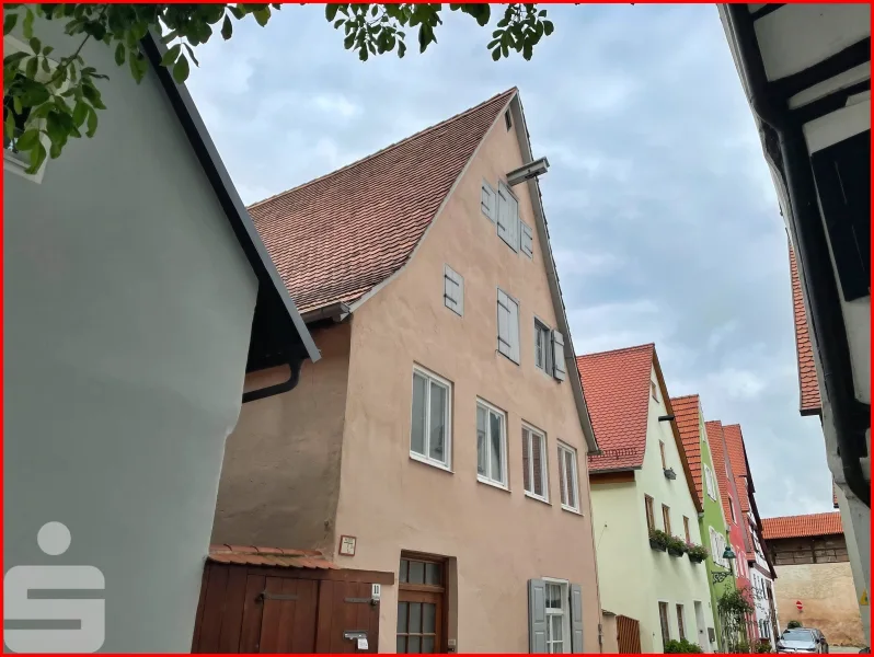 Außenansicht - Wohnung kaufen in Nördlingen - Sanierungsobjekt vom Bauträger: 2-Zimmer-Wohnung mit Sonder-AfA!