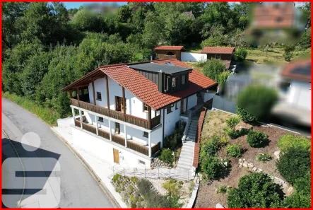 Nord-Ost-Ansicht - Haus kaufen in Waldkirchen - Exklusives Wohnhaus in 94065 Waldkirchen