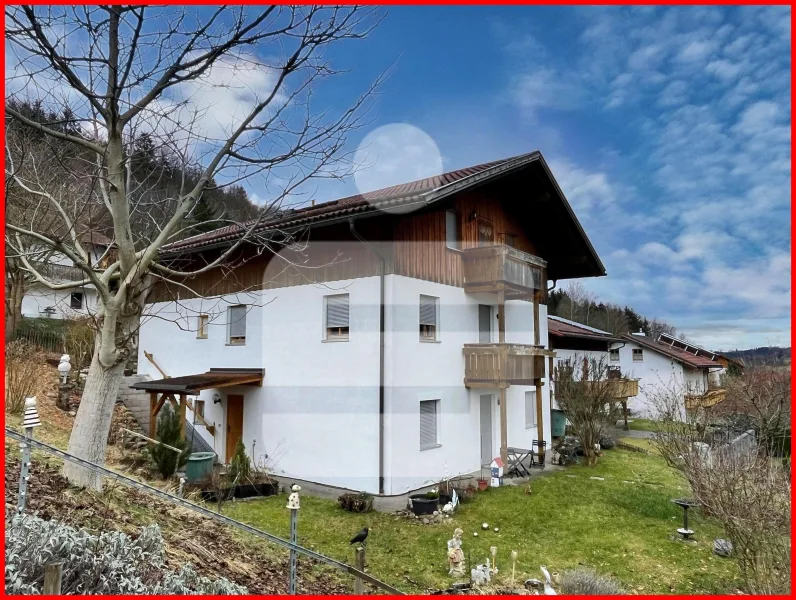 Hausansicht - Haus kaufen in Ringelai - Einfamilienhaus mit ELW und toller Aussicht in 94160 Ringelai