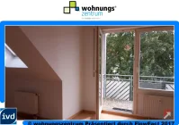 Wohnzimmer mit Süd-Balkon