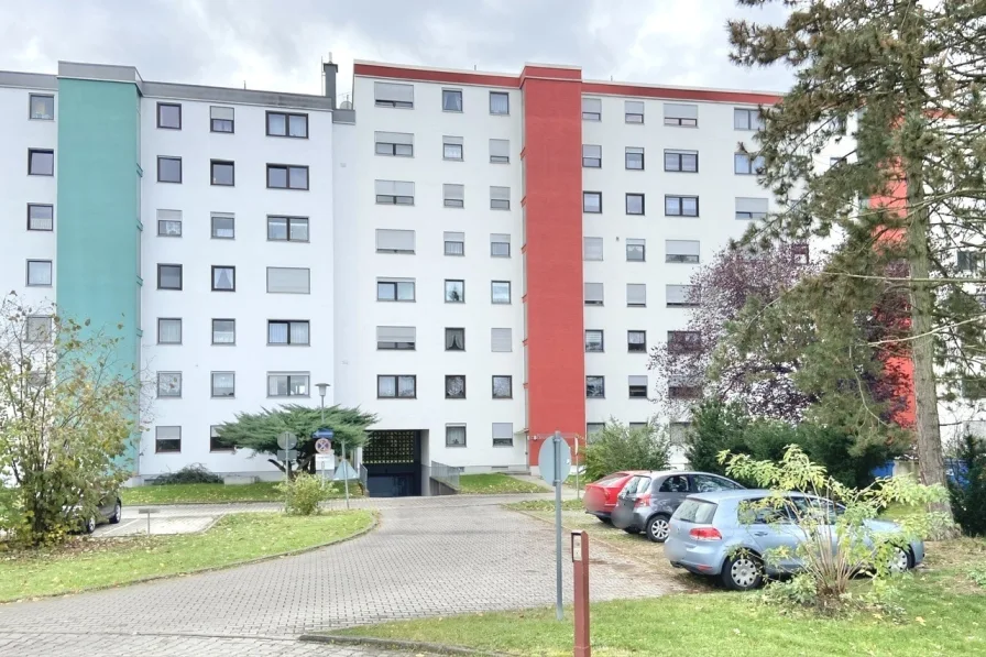 Blick von Norden - Wohnung kaufen in Mühldorf - Handwerker aufgepasst - hier können Sie Ihr Können unter Beweis stellen 