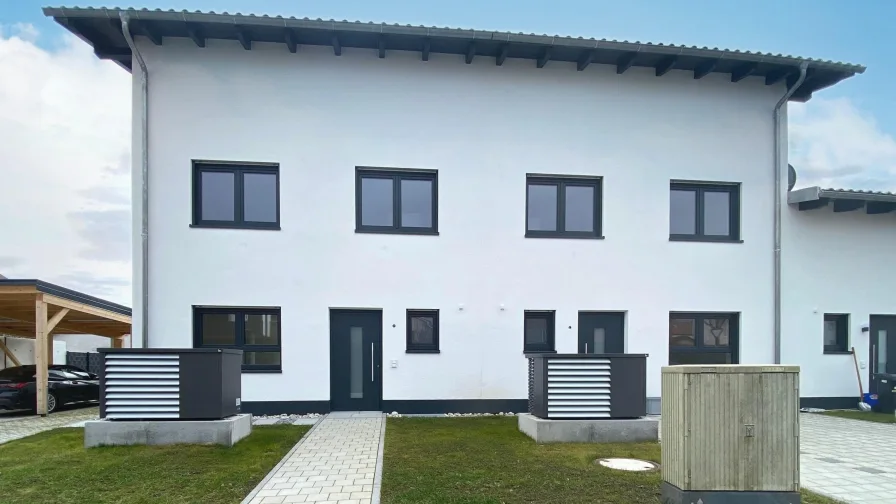 Hausansicht Norden - Haus kaufen in Waldkraiburg - planen Sie jetzt schon Ihren Umzug ! 