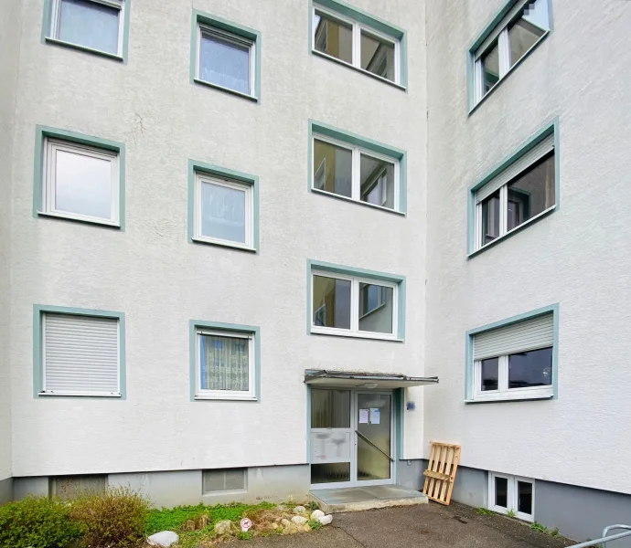 Haus - Eingangsbereich - Wohnung kaufen in Waldkraiburg - Ideal für Kapitalanleger!