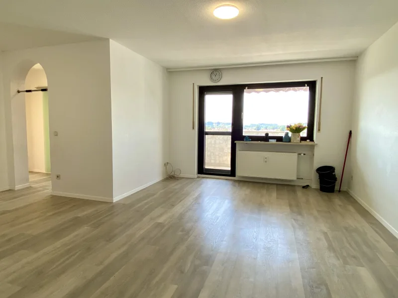 Wohnzimmer - Wohnung kaufen in Garching - Schöner Grundriss mit Weitblick!