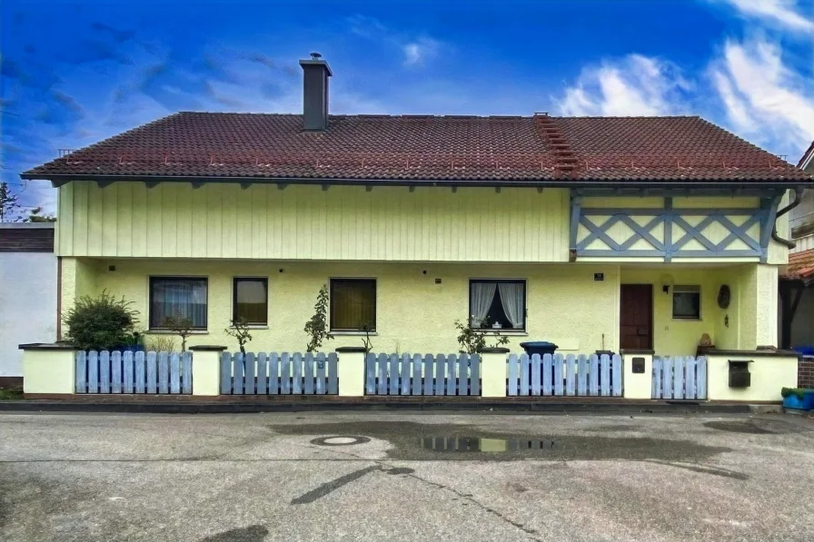 Hausansicht - Haus kaufen in Waldkraiburg - Individuelle Gestaltung möglich