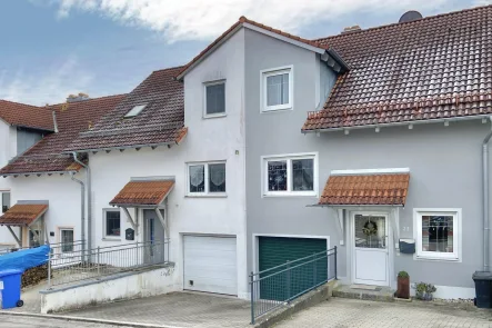 Einfahrt - Haus kaufen in Oberbergkirchen - Auf in die eigenen vier Wände!