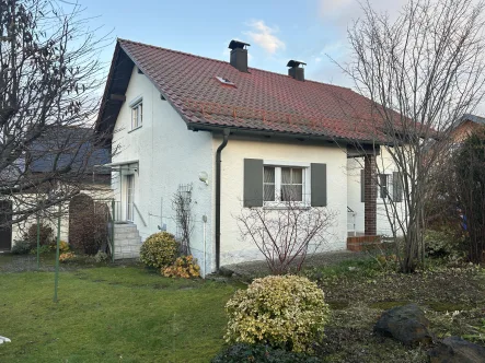 Titelbild - Haus kaufen in Waldmünchen - Charmantes Eigenheim in Waldmünchen zu verkaufen! 