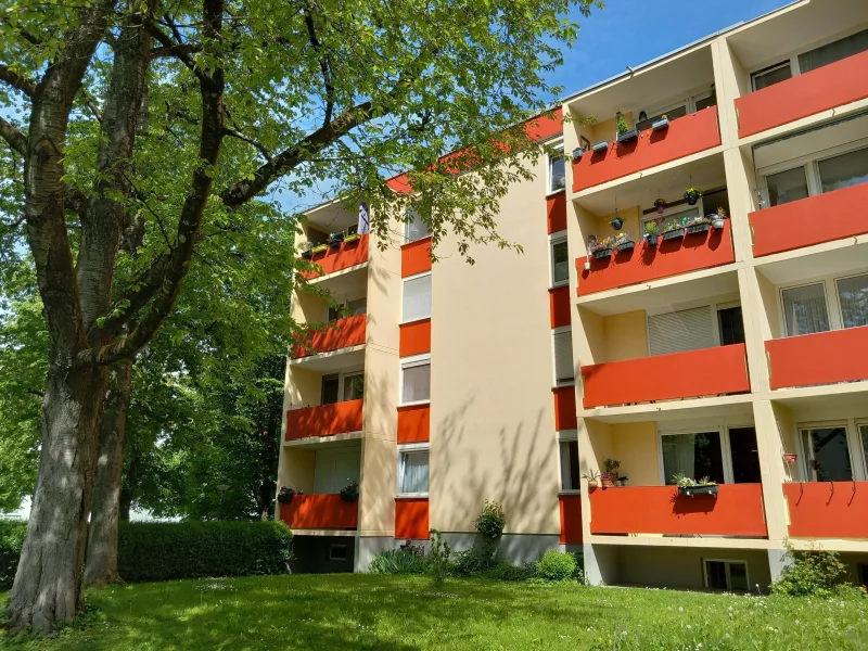 Balkonansicht - Wohnung kaufen in München - Vermietete 3-Zimmerwohnung am Park