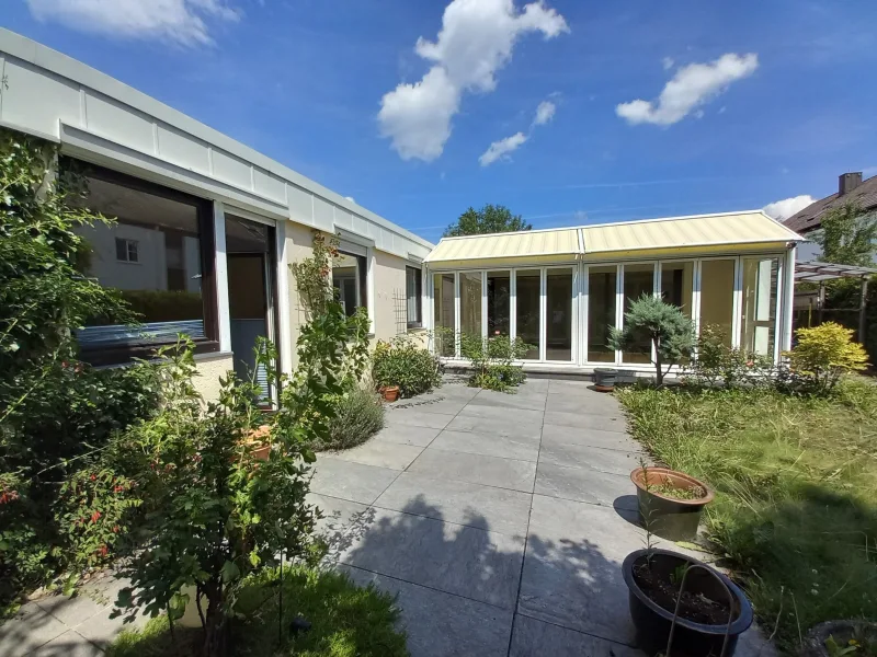 Terrassenansicht - Haus kaufen in Puchheim - Bungalow in Puchheim