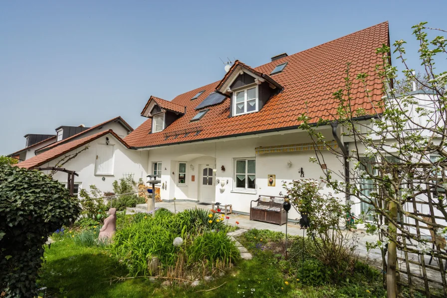 Hausansicht - Haus kaufen in Landsberied - Wunderschönes Einfamilienhaus