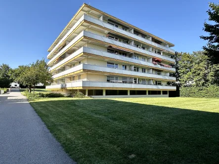 Blick auf das Gebäude - Wohnung kaufen in Fürstenfeldbruck - 1-Zimmer-Wohnung zur Kapitalanlage in guter Lage