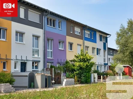 Eingangsseite - Haus kaufen in Olching - Neuwertiges RMH mit Fernwärme in Olching